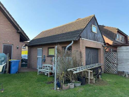 Garage Rückansicht - Einfamilienhaus mit 226,10 m&sup2; in Friesoythe zum Kaufen