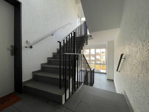 Treppenhaus - 2 Zimmer Etagenwohnung zum Kaufen in Hannover