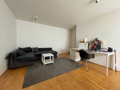 Wohnzimmer - Etagenwohnung mit 58,20 m&sup2; in Hannover zum Kaufen