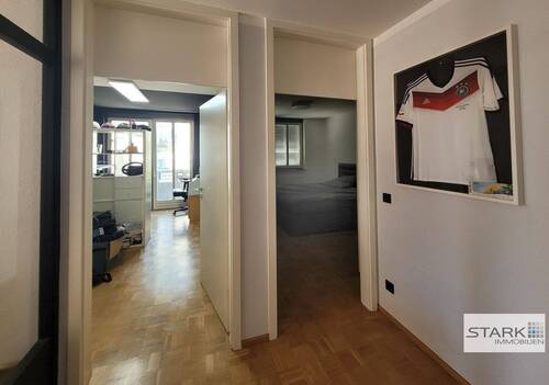 Eingang zu Schlaf- und Kinderzimmer.jpg - 