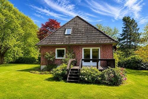 Außenansicht (West) - mit Terrasse - 6 Zimmer Einfamilienhaus zum Kaufen in Wyk auf Föhr