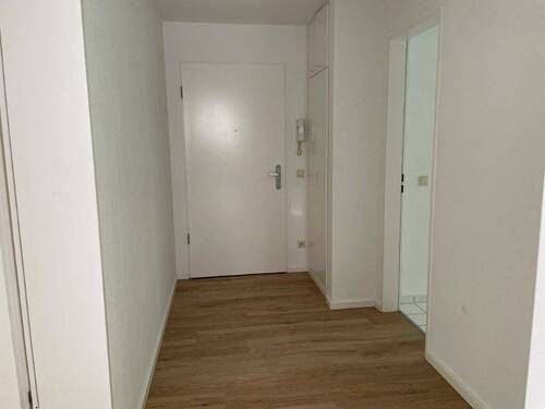 Flur mit Einbauschrank - 