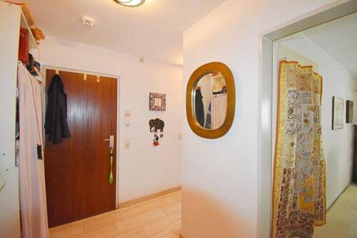 Flur/Diele mit Garderobe - 