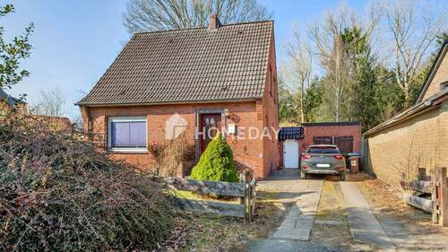 Außenansicht 1 - Solide Basis mit Perspektive - Einfamilienhaus auf weitläufigem Grundstück