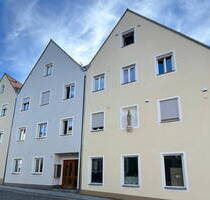 Exklusive Stadtwohnung: Neuwertige 3-Zimmer-Wohnung mit Balkon und Aufzug im Stadtkern von Abensberg