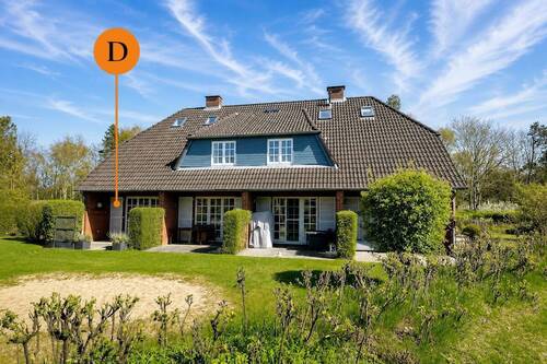 Westansicht mit Terrasse - 3 Zimmer Terrassenwohnung in Wyk auf Föhr