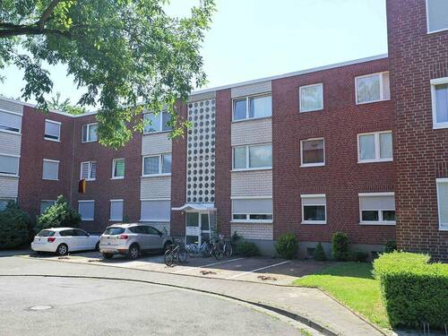 Bild 1 - Gepflegte 4-Zimmer-Wohnung mit Loggia und Stellplatz in Mönchengladbach-Rheindahlen