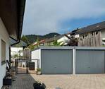 Ost-Seite mit Doppelgarage - 