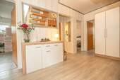 Diele - 7 Zimmer Einfamilienhaus zum Kaufen in Oldenburg