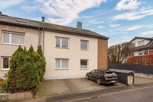 Vorderansicht - 8 Zimmer Mehrfamilienhaus, Wohnhaus zum Kaufen in Pulheim