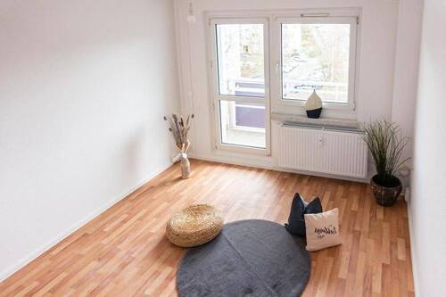 Wohnzimmer Vergleichswohnung - Mit Weitblick ins Erzgebirge gelegene 2-Raum-Wohnung