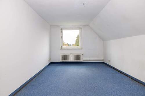 Zimmer Rechts - DG - 