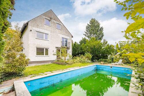 Hausansicht - Garten - Viel Platz für Familie & Ideen - Reihenendhaus mit Garten und Pool in Berlin-Lichterfelde