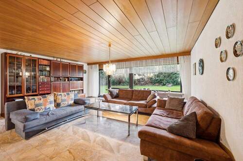 Gemütliches großes Wohnzimmer mit Zugang Terrasse und Garten - 