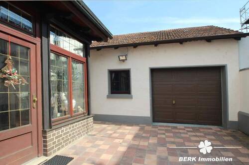 Garage - 5 Zimmer Doppelhaushälfte in Stockstadt am Main