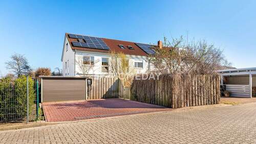 Parkplatz 1 - 5 Zimmer Reihenendhaus zum Kaufen in Garbsen