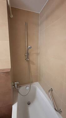 Dusche - 2 Zimmer Etagenwohnung zum Kaufen in Karlsruhe