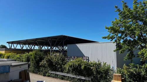 Schleppdachbereich - Halle in Göttingen zum Kaufen