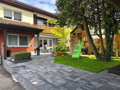 Terrasse / Garten - 7 Zimmer Doppelhaushälfte zum Kaufen in Feucht
