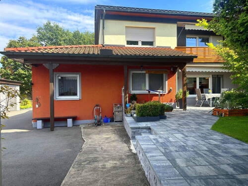 Haus - 7 Zimmer Doppelhaushälfte in Feucht