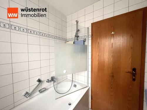 ... mit Badewanne - 