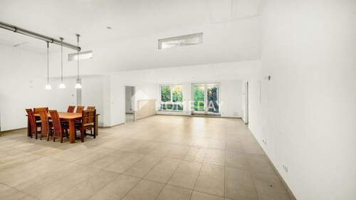 Wohnzimmer 1 - 2 Zimmer Etagenwohnung zum Kaufen in Bonn