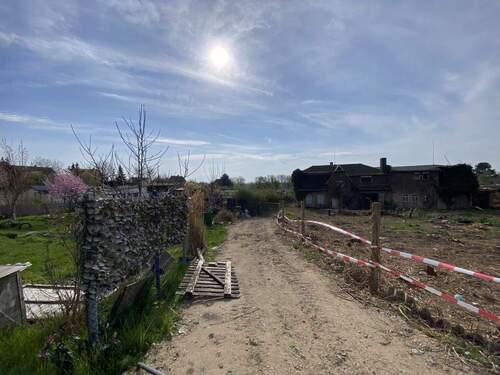 Abrissobjekt - Großes Grundstück (7.940 qm) in Riesa-Pausitz - Bebauung möglich