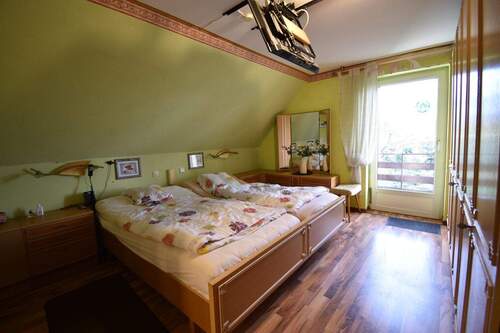 Schlafzimmer 2 OG - 