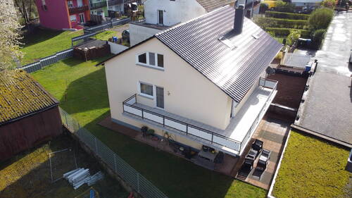 von oben - einziehen und wohlfühlen. - 399.000,00&nbsp;EUR Kaufpreis, ca.&nbsp; 235,00&nbsp;m&sup2;&nbsp;Wohnfl&auml;che