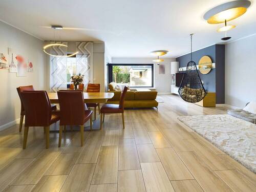 Wohn-/Esszimmer - 