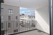 Loggia - Exklusive 2,5-Zi Apartment in der 'Golden Box' im Herzen von Kirchheim Teck