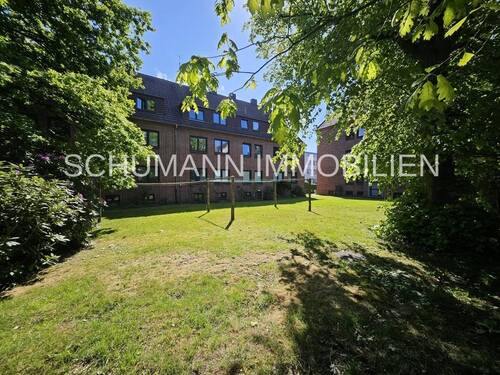 Grünfläche - 7 Zimmer Mehrfamilienhaus, Wohnhaus in Wilhelmshaven