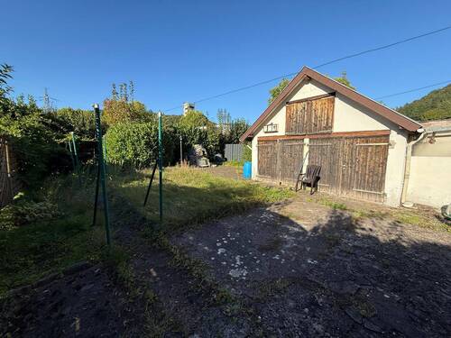 ältere Garage u. Werkstatt - 