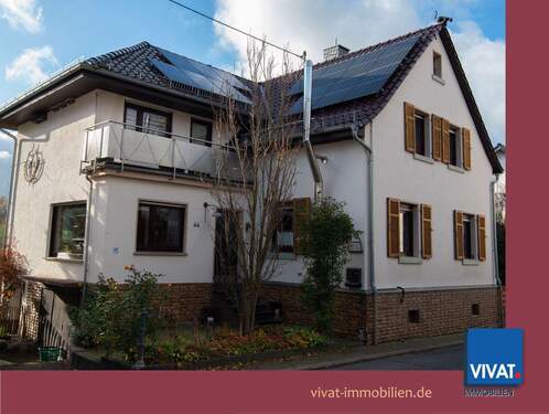 Bild 1 - Wohnglück mit besonderem Flair: Modernisiertes, großes EFH am Feldrand. Käuferprovisionsfrei!