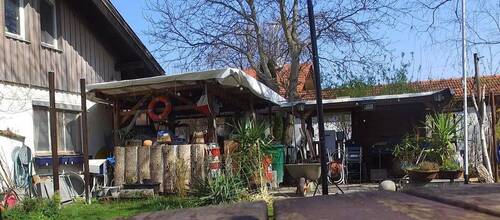 Freisitz mit Grillecke - 7 Zimmer Mehrfamilienhaus, Wohnhaus in Huglfing