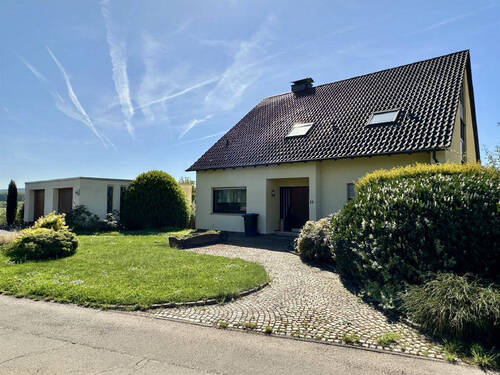 Eingangsbereich - 7 Zimmer Einfamilienhaus zum Kaufen in Wittlich-Neuerburg