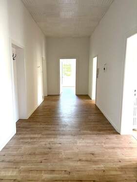 großer Flur - Etagenwohnung mit 140,00 m² in Rödinghausen zur Miete