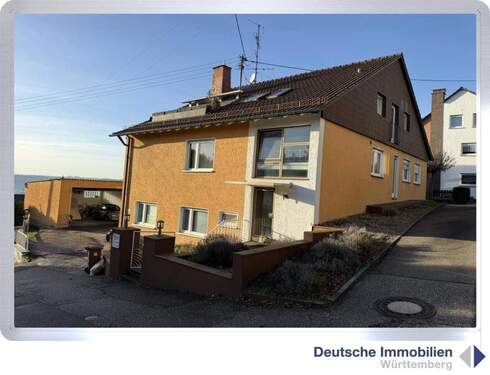 Außenansicht - Aufgeteiltes 2 Familienhaus mit Einliegerbüro und großer Garage in ES- Liebersbronn