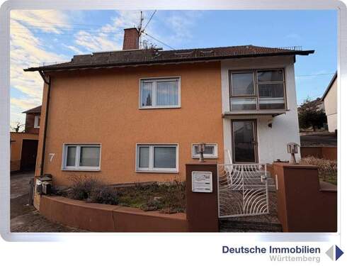 Eingang - 6 Zimmer Doppelhaushälfte zum Kaufen in Esslingen