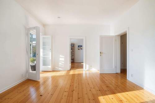 Wohnzimmer - 3 Zimmer Etagenwohnung zum Kaufen in Berlin