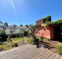 Oasis above the roofs of Kreuzberg: 250 sqm usable area, roof terrace, chimney, conservatory - Berlin