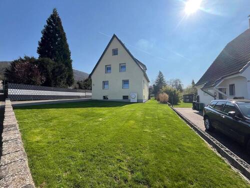 Vorne - 7 Zimmer Einfamilienhaus zum Kaufen in Bodenwerder