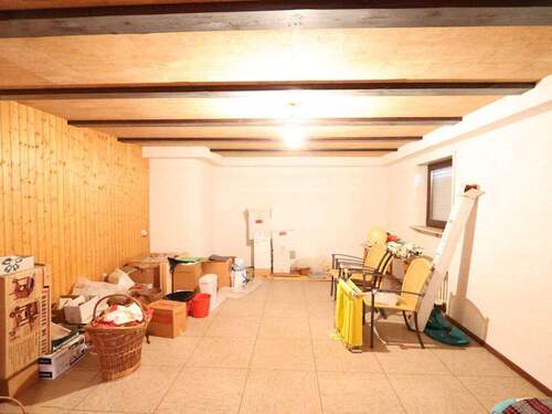 KG - Hobbyraum mit Fenster und Heizung - 