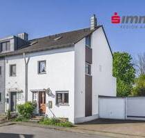 Einseitig angebautes Einfamilienhaus mit Garage in Aachen-Beverau