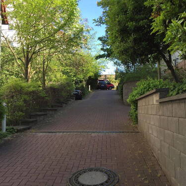 Zugang/ Zufahrt zum Haus - 