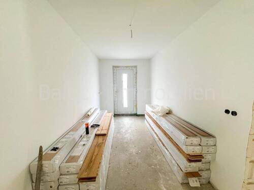 Hauseingang - 3 Zimmer Etagenwohnung in Neustadt