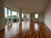 Wohnzimmer - 2 Zimmer Etagenwohnung zur Miete in Lützen