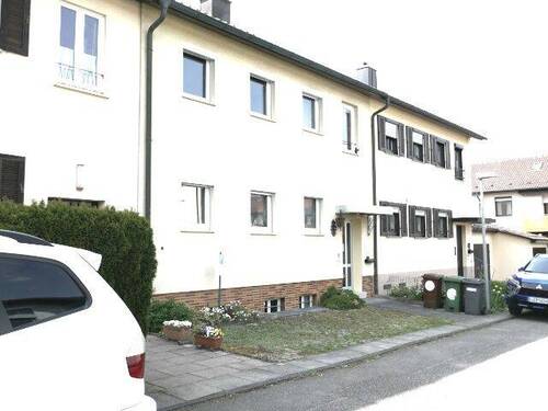 Eingangsseite Bild 1 - 6 Zimmer Einfamilienhaus in Stuttgart