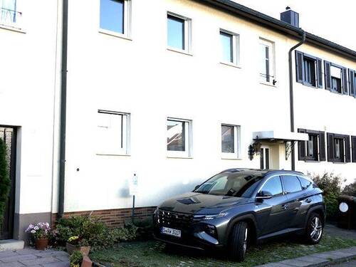 Hauseigener KFZ-Stellplatz Bild 2 - 