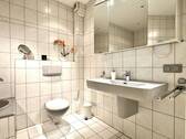 Badezimmer mit... - 